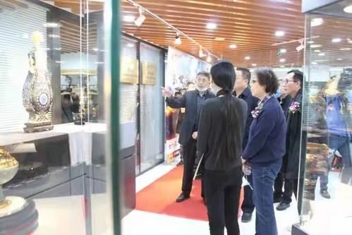 北京工美集团工艺品厂席闻大师历年获奖作品巡展首展在京举行