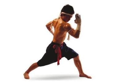 中国的托尼贾 腿法赛过苏波邦，咏春拳挑战泰拳战者